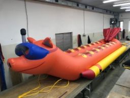 Свинка Хрю в ластах и в маске